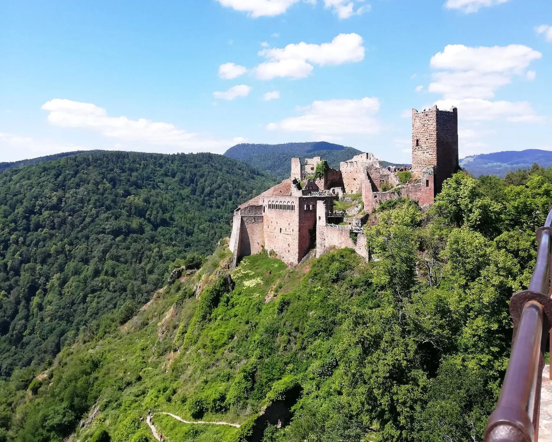 Uma jornada pelos castelos e paisagens da Alemanha Romântica